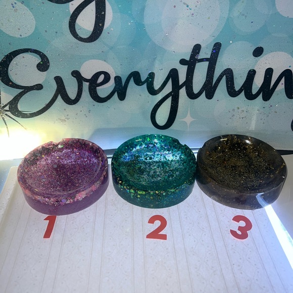 Ashtrays - Picture 6 of 9